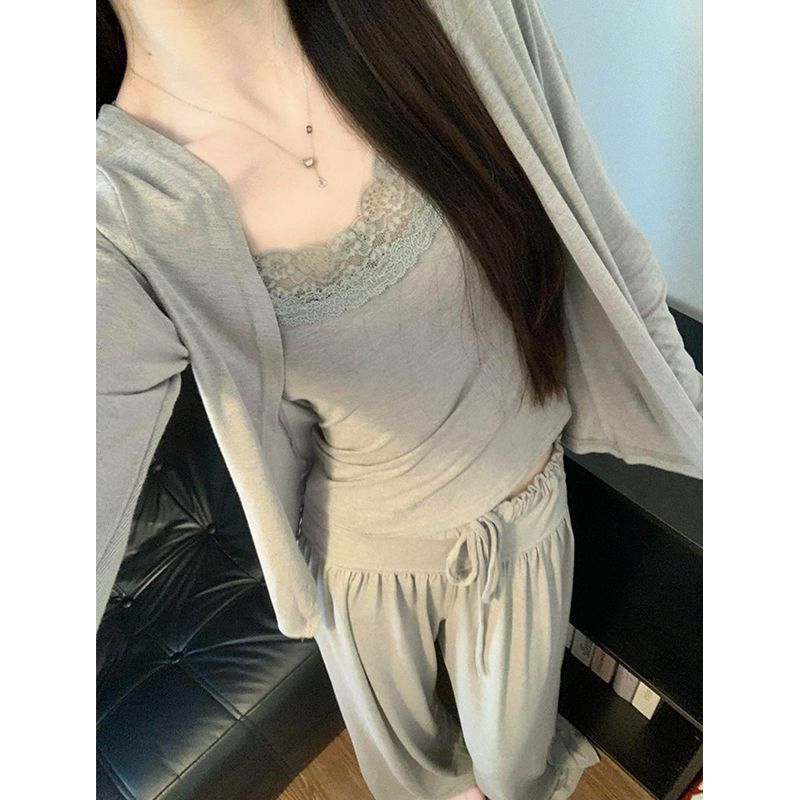 Qadın pijama dəsti, krujevəli, daxili büstqalterli, 3 hissəli