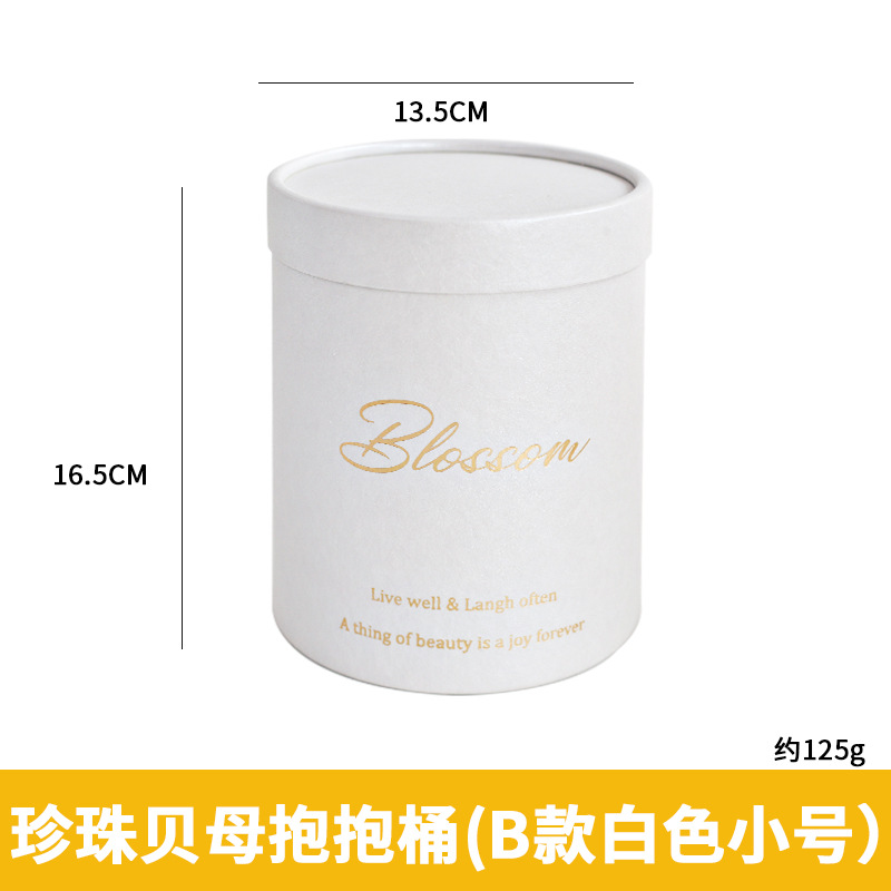 Conjunto de vacaciones Cubo de abrazo de tres flores Cubo de regalo de Oscar Cubo de arreglos florales Cubo de abrazo de oso de fresa grande Floristería al por mayor