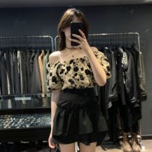 韩系时尚上衣宽松25女士韩版碎花短袖T恤新款一字肩夏季减龄洋气