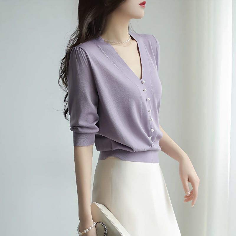 Short-sleeved Ice Silk Sweater V-neck 2025 Summer New Loose Slim Thin Top Elegant Gentle T-shirt for Women