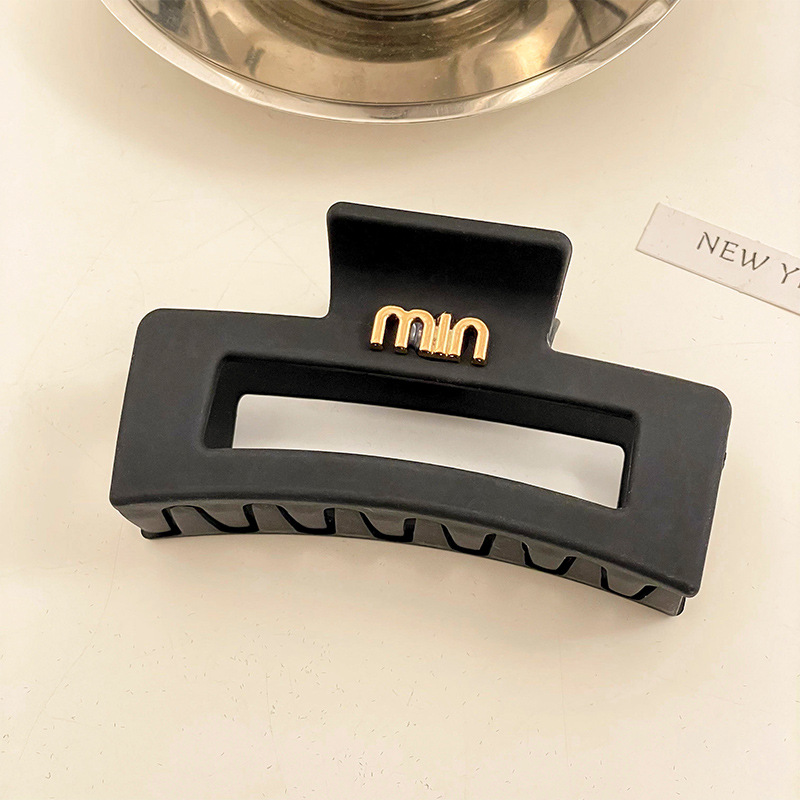 Pinza de pelo esmerilado negro horquilla femenina celebridad de Internet 2023 nueva Cabeza trasera clip de tiburón pelo Chuck clip de pelo tocado