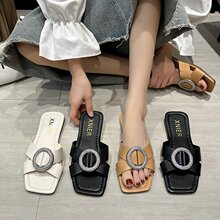 ˮ荈A����ЬŮ2024�¿����Q�ļ��⴩�r�д�a���^һ��ƽ�כ�ЬŮ