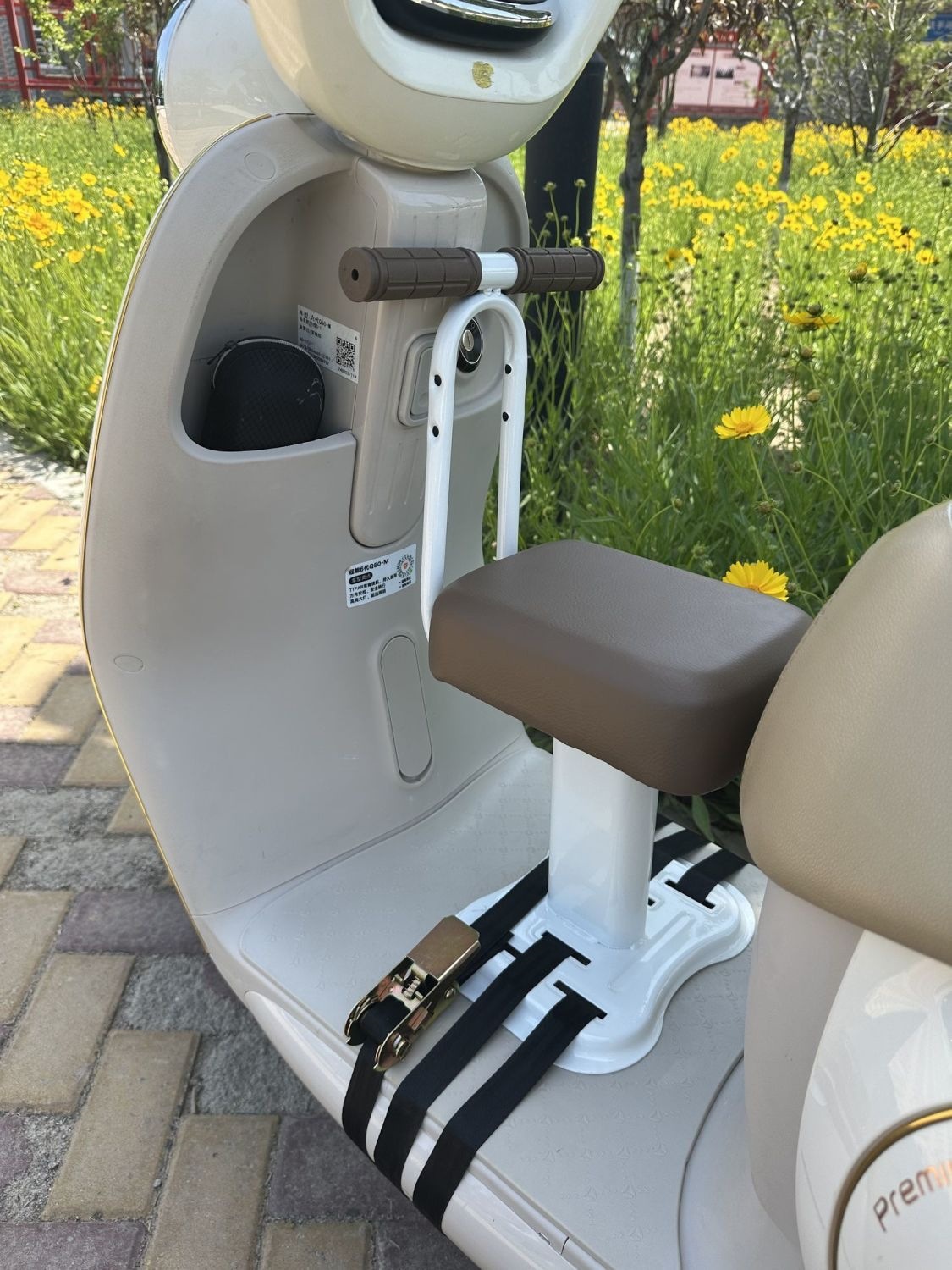 Electric Vehicle Child Seat, Baby Seat, Electric Scooter Child Seat with Armrests, Front-Mounted Child Seat Y90