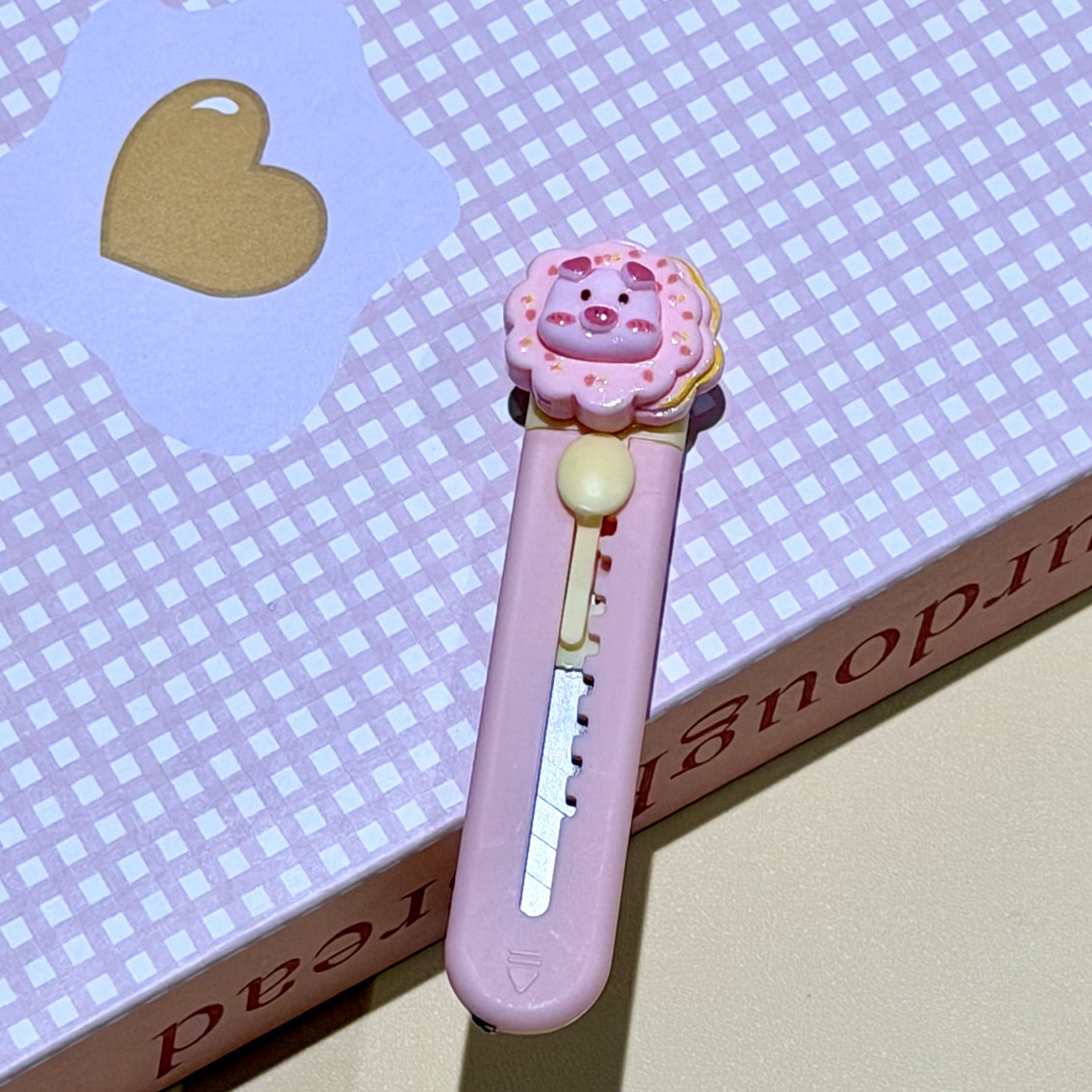 Cuchillo de resina de cerdo en polvo pequeño mini empuje cuchillo de papel pintado cuchillo de entrega rápida cuchillo de corte DIY para estudiantes