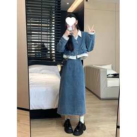 春装女2026年新款茶歇法式蓝色牛仔连衣裙小香风活泼减龄两件套装