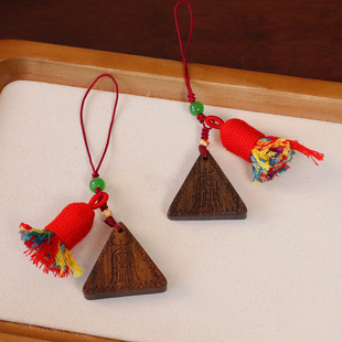 Temple Same Type of Agarwood Triangle Shield Hanging Ornaments Tibetan Hand Rub Cotton Line Diamond Knot Rope Pendant for Men and Women