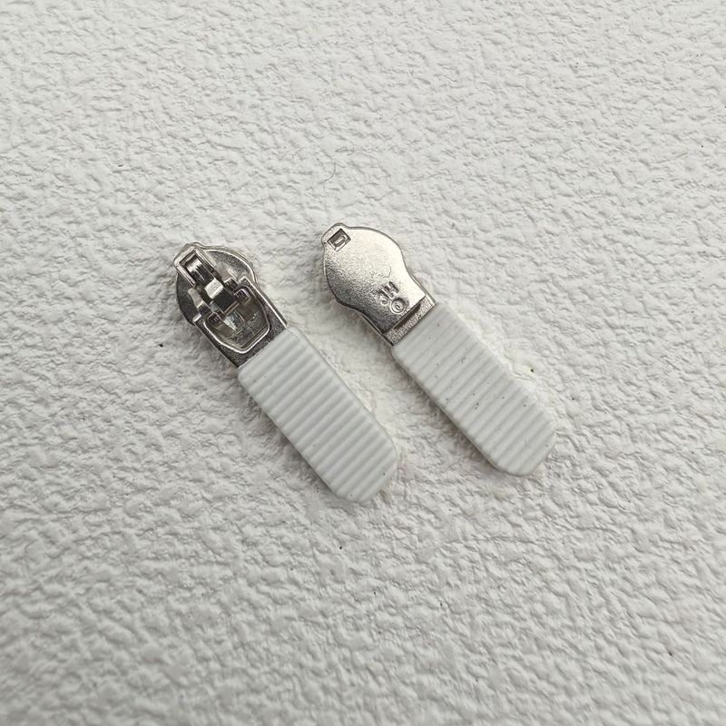 尼龙拉链头 3号尼龙注胶弹簧皮拉头户外运动休闲服装箱包反穿拉头|undefined