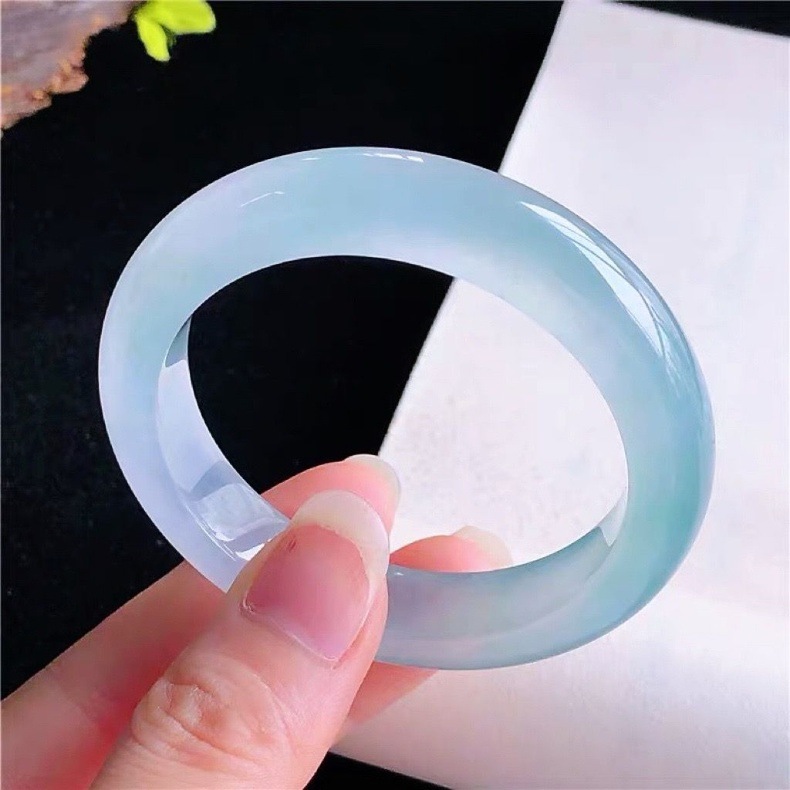 Vòng tay ngọc bích tự nhiên Myanmar cao cấp – đường kính trong 51–65 mm chi tiết 4
