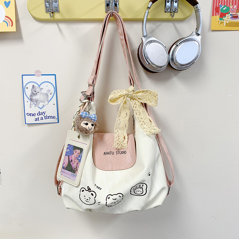 화이트 + 곰 액세서리