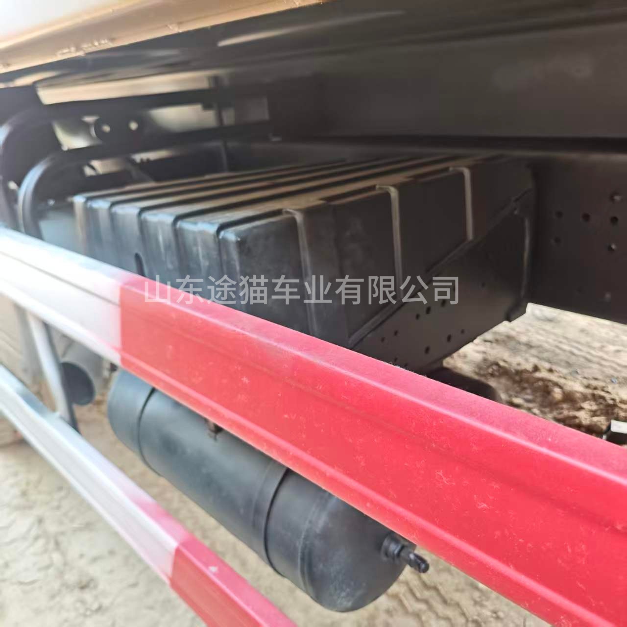 Manufacturer Delong F30008×4 Dump Truck for Mining, Earthmoving, and Sand and Gravel Engineering, Cross-Border