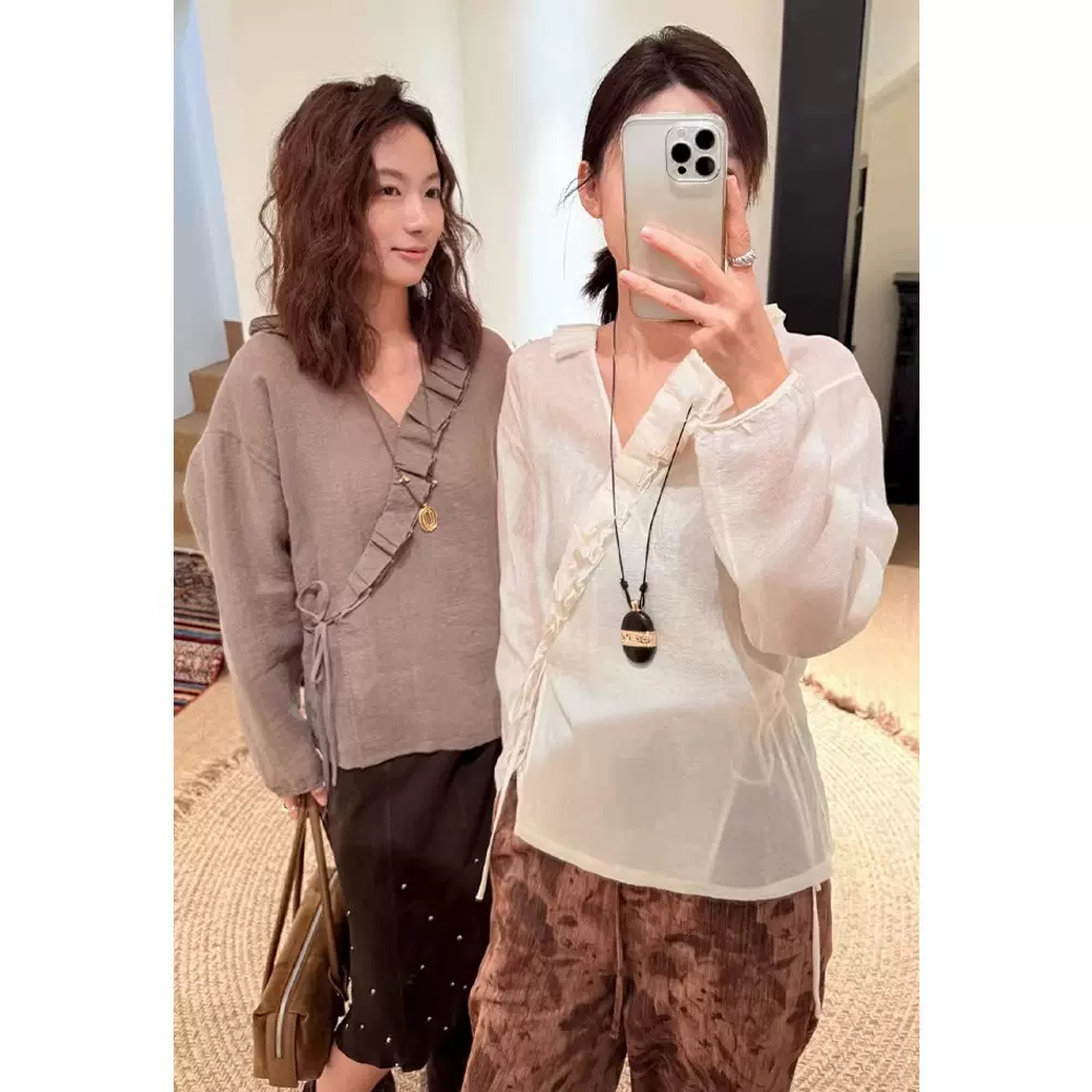 四媛 不对称荷叶边V领衬衫女26早春新款设计感时尚绑绳上衣1125