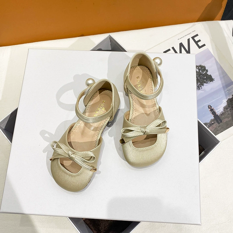 Корейская версия сандалий для девочек Баотоу 2025 Новая сказочная обувь принцессы ветра иностранные дикие детские туфли для девочек