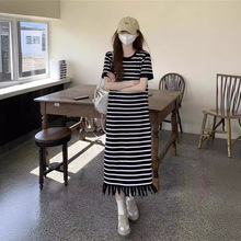 春夏撞色冰丝条纹针织连衣裙女宽松遮肚子显瘦流苏黑色长裙女