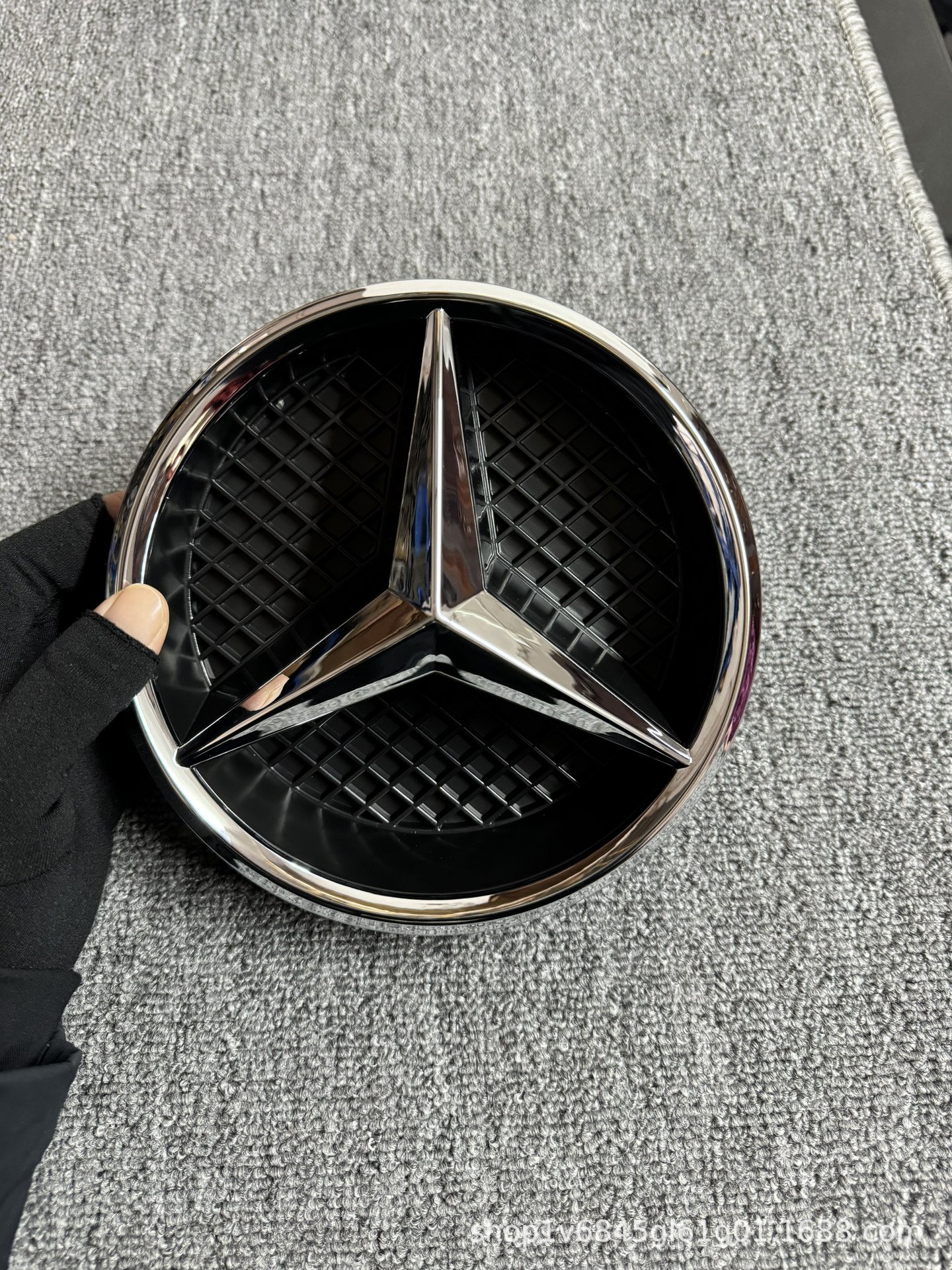 Suitable for Mercedes-Benz W205 C43 C200 C180 C260 C300 Front Grille Emblem Front Logo