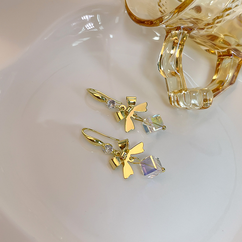 1 Pair Romantic Shiny Square Bow Knot Plating Alloy Artificial Crystal Drop Earrings display picture 7