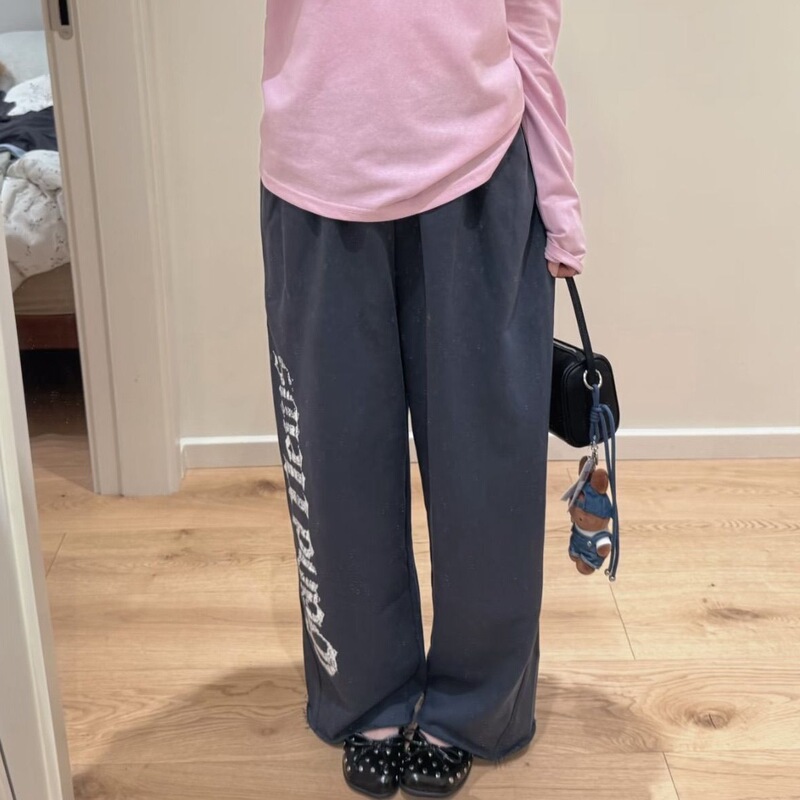 ins American-style letter print blue-gray casual pants for women, loose and drapey, suitable for dancing and sports, wide-leg pants in gray-blue ice silk ins American-style letter print blue-gray casual pants for women, loose and drapey, suitable for dancing and sports, wide-leg pants in gray-blue ice silk