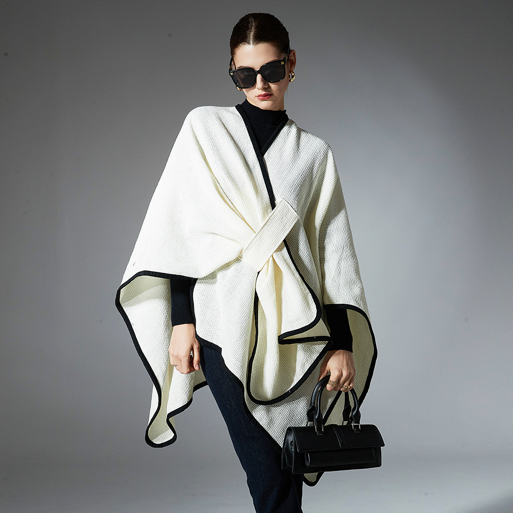 Mid-length Creamy-white Buckle Cross Shawl