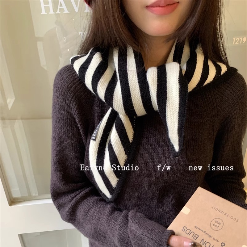 韩版时尚条纹高级感三角巾女秋冬经典外搭小披肩洋气针织护颈领巾|undefined