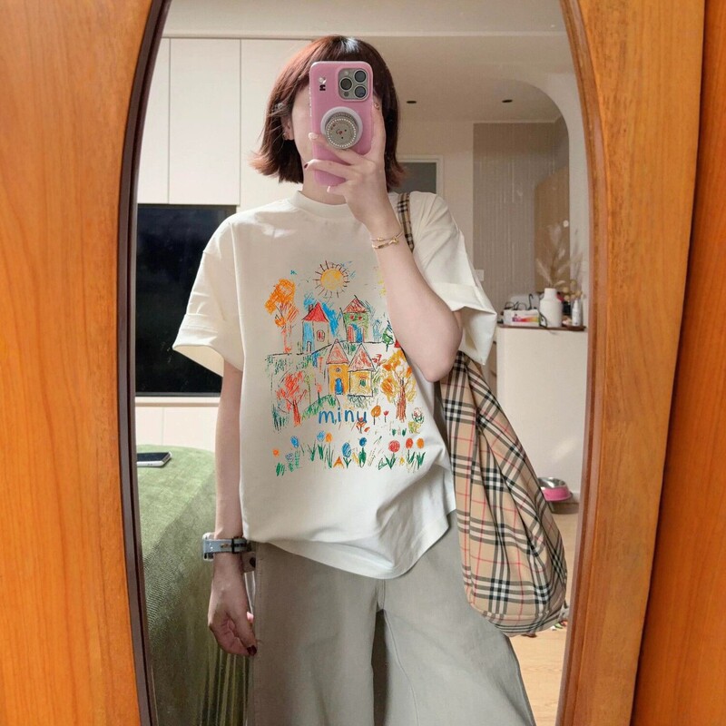 White pure cotton hand-painted fun graffiti short-sleeve t-shirt for women, summer 2026 new style, loose and casual half-sleeve top, trendy White pure cotton hand-painted fun graffiti short-sleeve t-shirt for women, summer 2026 new style, loose and casual half-sleeve top, trendy