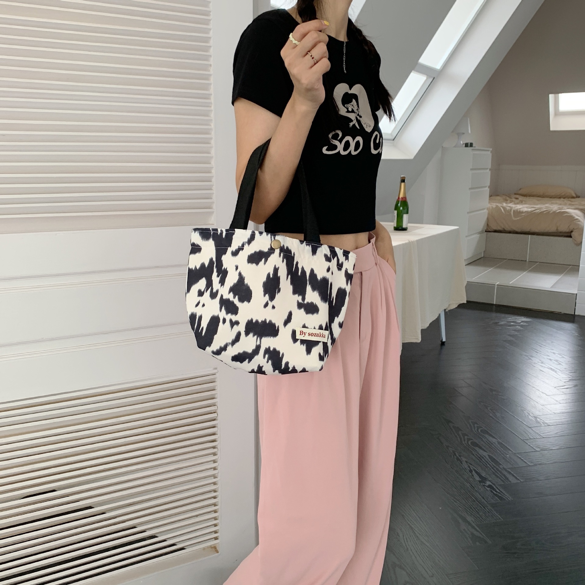26274 New artistic and fresh hand-held bento bag, casual ladies' hand-held bag supply, snack storage bag undefined
