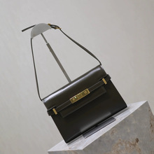 �߶���ƤŮ���¿����������DnikiţƤ�������μ�б��r��Ů