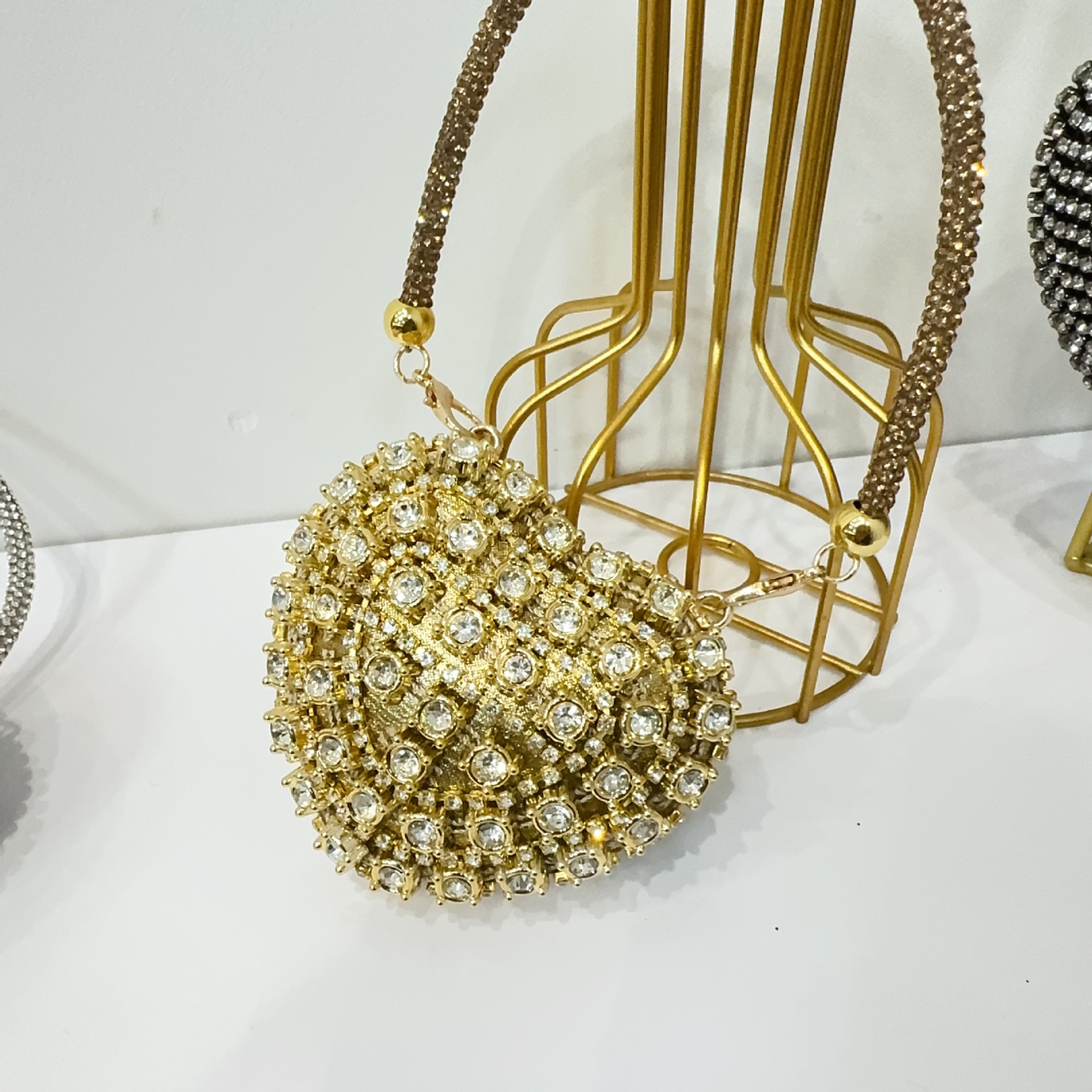 240g Weight Magnetic Buckle Closure Type Single Shoulder Strap Strap Type Shoulder Bag Bags Type Party Occasion Acrylic Material Women's Backpack Backpack Heart Shape Pattern All Seasons Season Women's Gender Elegant Style Heart-shaped Shape Arylic Heart Shape Heart-shaped Evening Bags 19