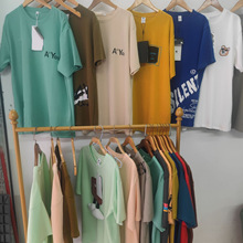 摆地摊买什么好卖成本还低 跑量款夏季男装短袖T恤批发 广州尾货