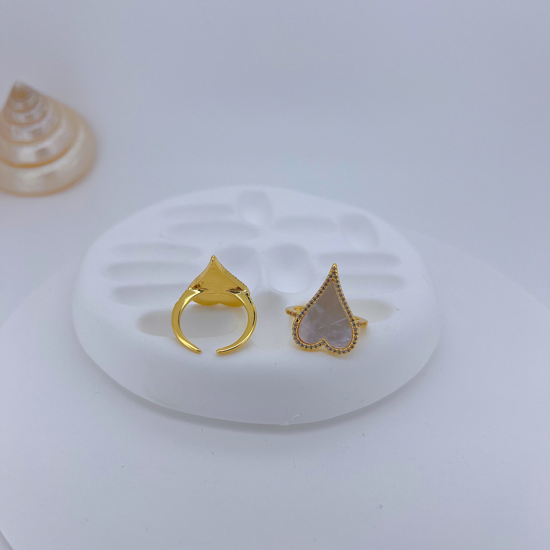 1 Piece Quantity Wholesale Jewelry IG Style Simple Style Heart Shape Copper Natural Stone Shell Zircon Plating Inlay Open Rings