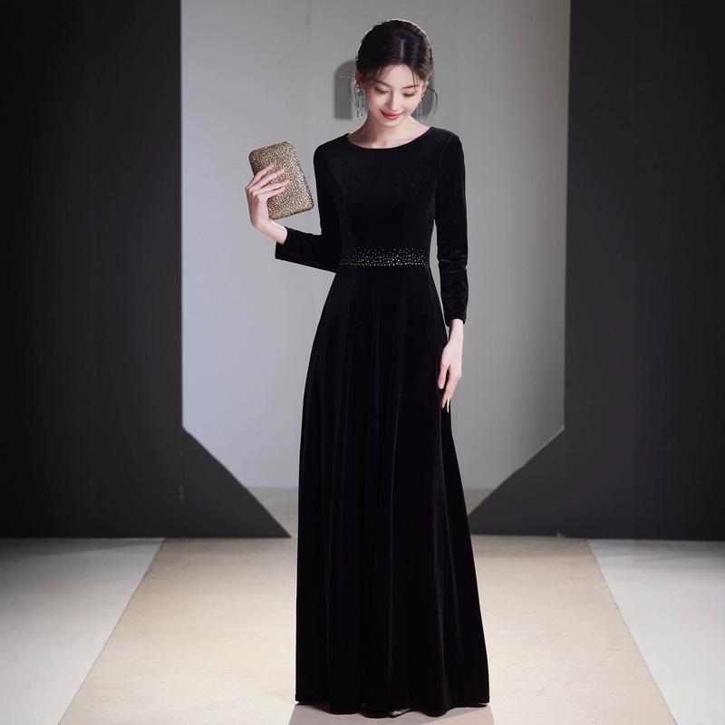 Black long-sleeved evening dress for women, round neck, embellished with rhinestones, choir piano performance costume, host performance dress, long gown Black long-sleeved evening dress for women, round neck, embellished with rhinestones, choir piano performance costume, host performance dress, long gown