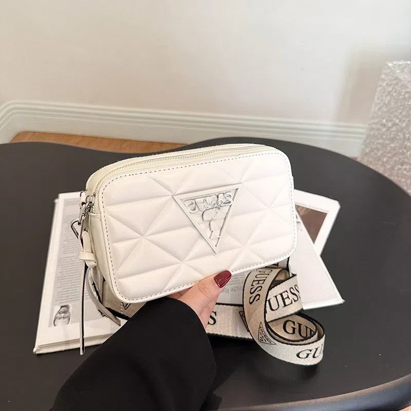 Comercio exterior transfronterizo 2024 pequeña bolsa cuadrada bolso de hombro casual del todo partido de las mujeres bolsa de mensajero moda rombo correa de hombro ancha bolso de la cámara