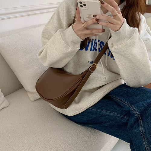 High-end niche small bag women's bag 2024 new fashion casual black one-shoulder crossbody bag versatile dumpling bag