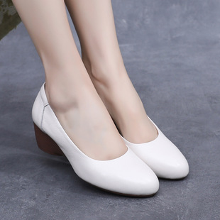 25���﹤��ЬŮ��Ƥ�A�^�ָ�ܛƤ������Ь���mܛ���и��I�ļ�Ь