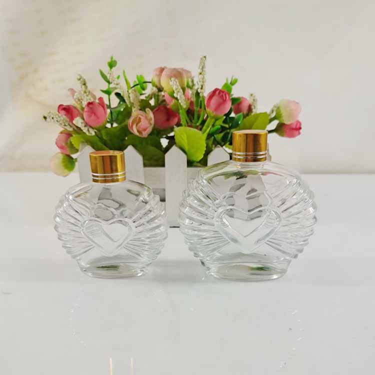 新款50ml100ml爱心香水瓶化妆品分装瓶桌面精油挥发香薰瓶玻璃瓶
