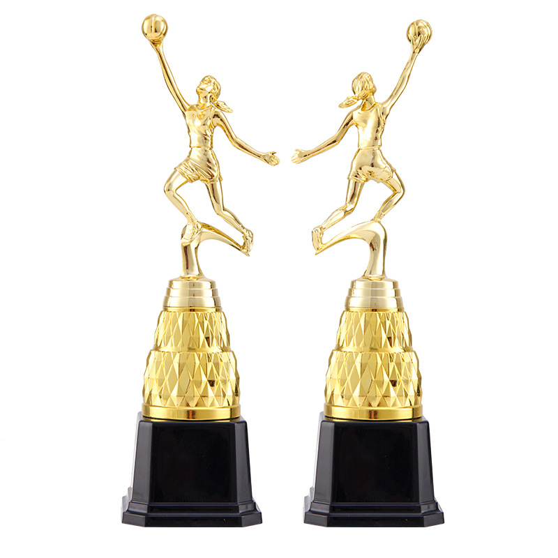 Trofeo de baloncesto y voleibol juvenil juegos juveniles creativos trofeo de resina de plástico pequeño hombre de oro grabado