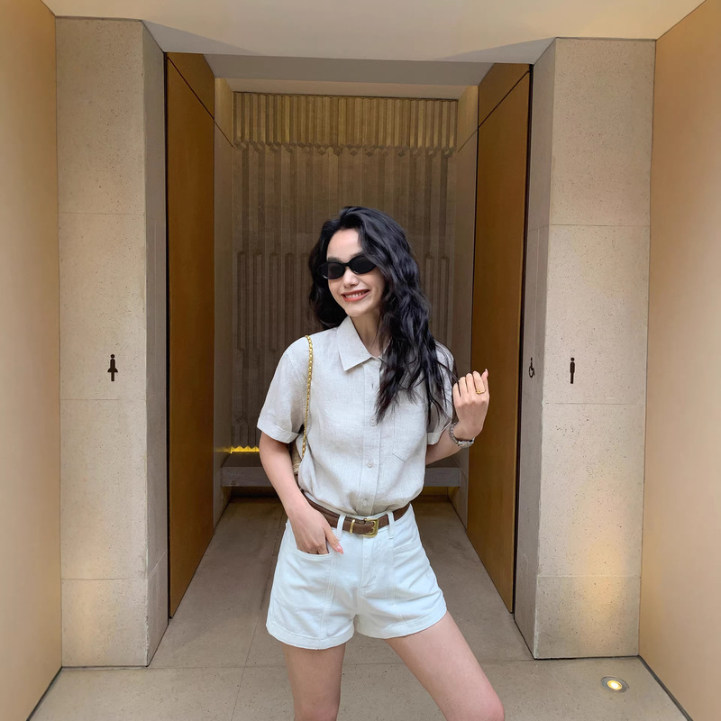 Pusumede Minimalist Style High-Waisted White Denim Shorts for Women Korean Style Versatile A-Line Casual Hot Pants