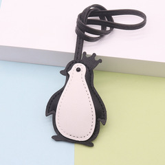 漫画クラウンエンペラーペンギンレザーバッグ衣類綿ペンダントペンギンレザーペンダント卸売