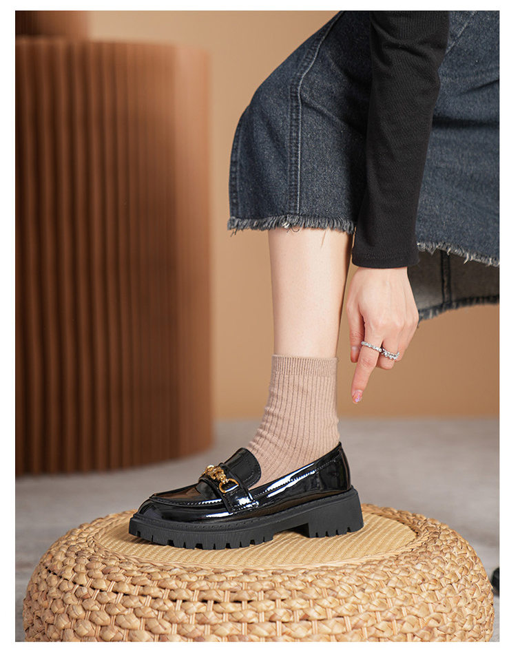 Giày lười nữ đế dày gót vuông 3–5 cm, mũi tròn, da bóng, size lớn — Màu Đen (Da sáng chế) chi tiết 25