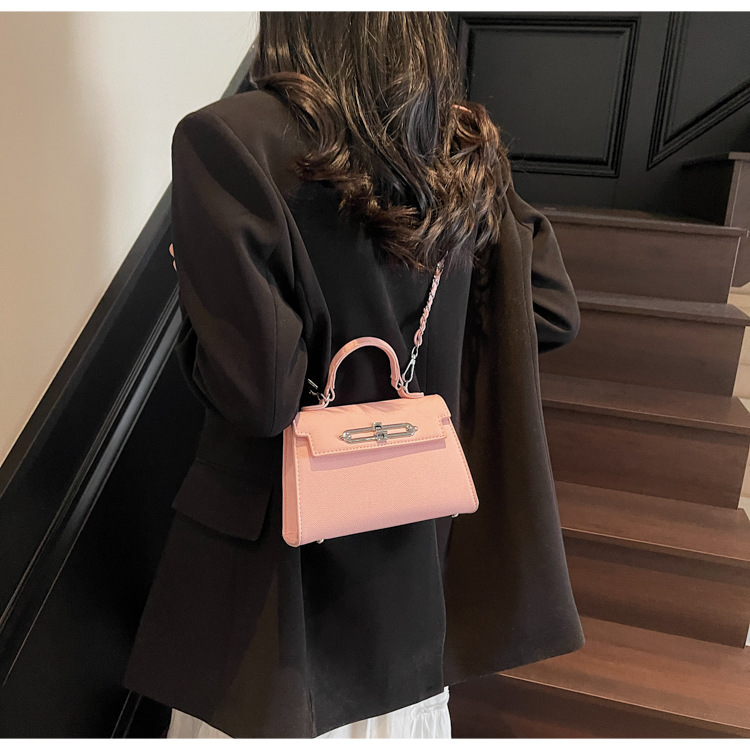 Kelly Bag femenino 2025 nuevo bolso femenino de cadena salvaje moda europea y americana de alta gama bandolera pequeño bolso cuadrado