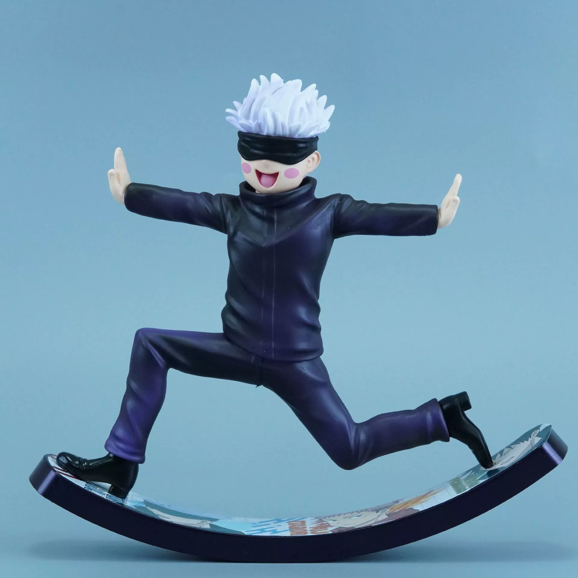 [Прямая продажа с фабрики] Jujutsu Kaisen Premium Edition, встряхивающая фигурка Годзё Сатору, сидящая поза, автомобильное украшение.