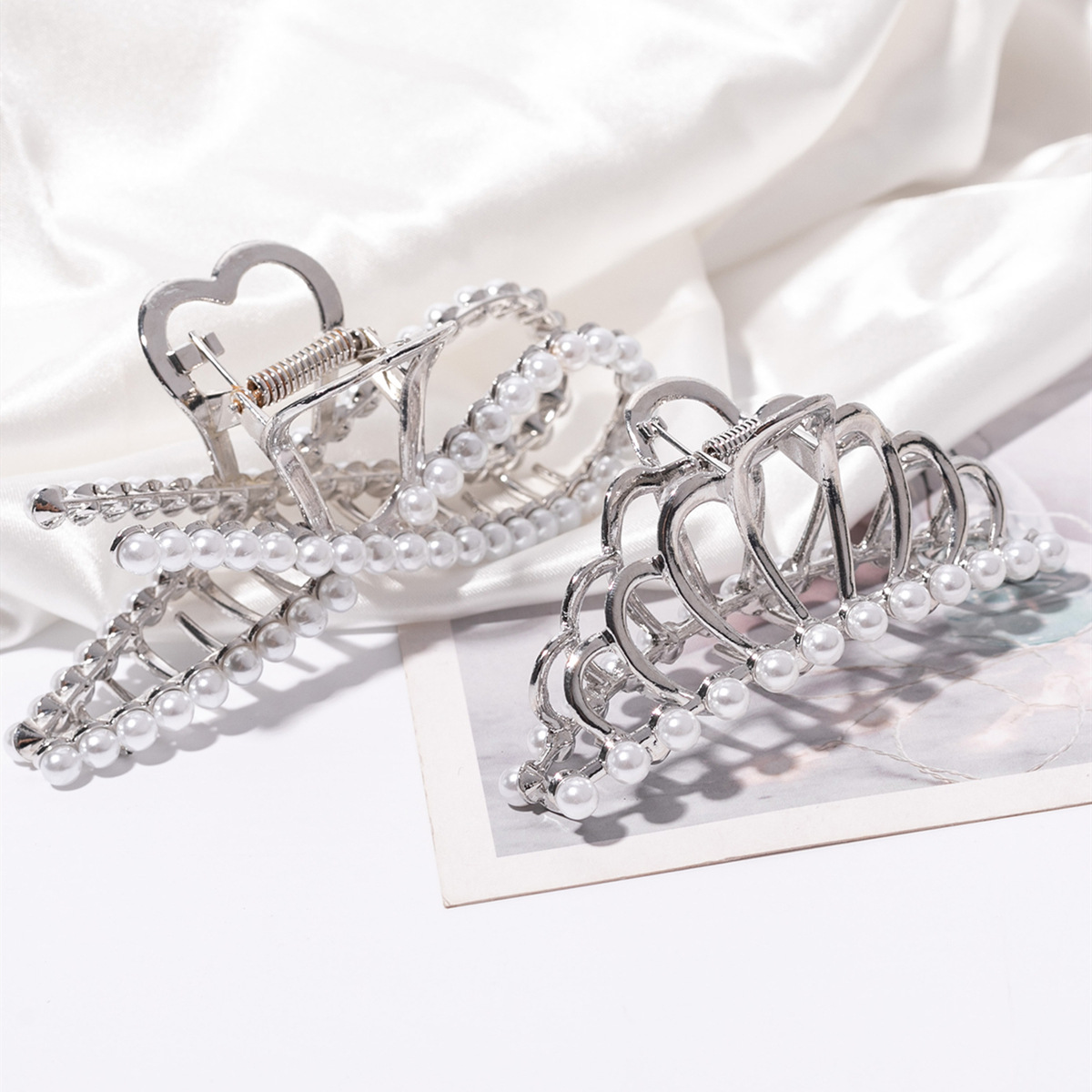 Fashion Bear Metal Inlay Artificial Pearls Artificial Diamond Hair Claws 1 Piece display picture 5
