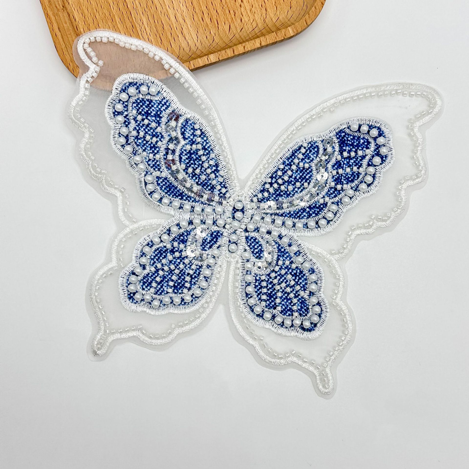 Nuevo azul y blanco bordado mariposa tela pegada doble capa de ergena accesorios de ropa DIY toque de pelo material denim image 5