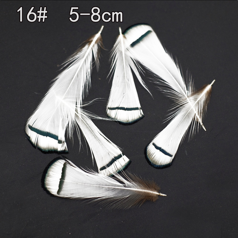 Colección de productos de plumas blancas al por mayor Accesorios de ropa de plumas hechos a mano de bricolaje Accesorios de plumas de ganso Material de plumas de pavo