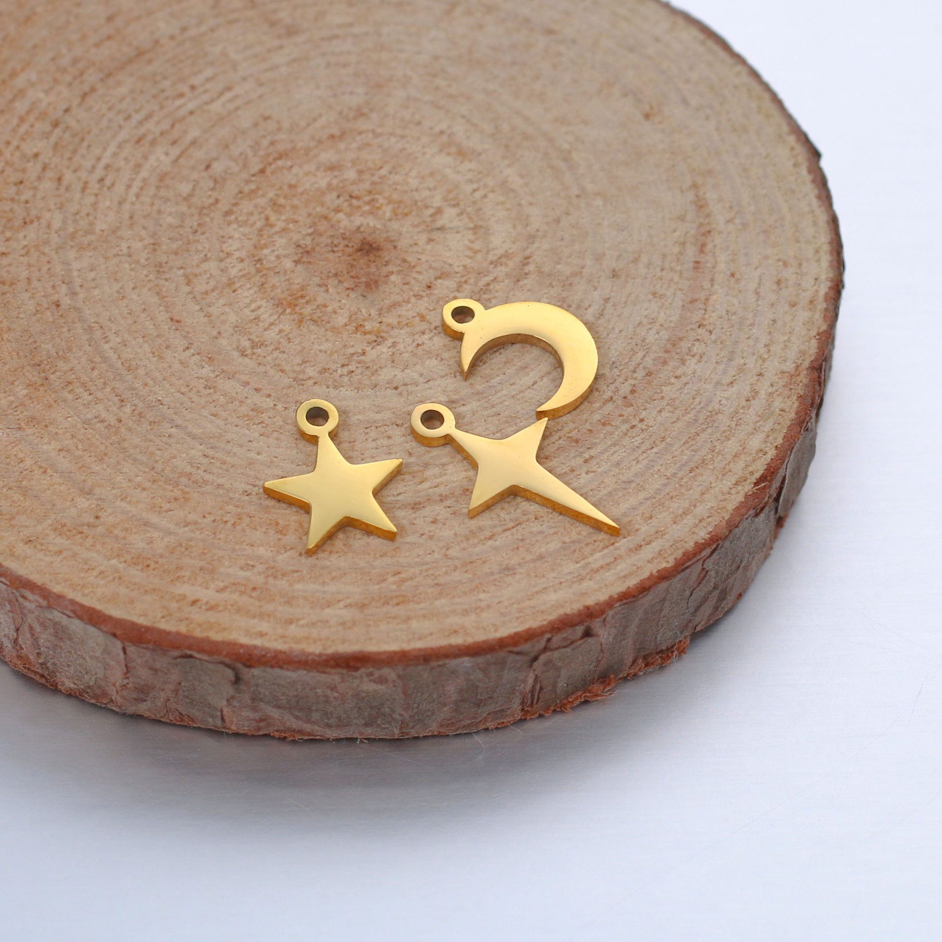 8g Weight Pendant Jewelry Making Type DIY Jewelry Accessories Classification 5 PCS/Package Quantity 304 Stainless Steel Material Star, Moon Pattern Plating Design Sweet Style 5 PCS/Package 304 Stainless Steel Star Moon Pendant 8