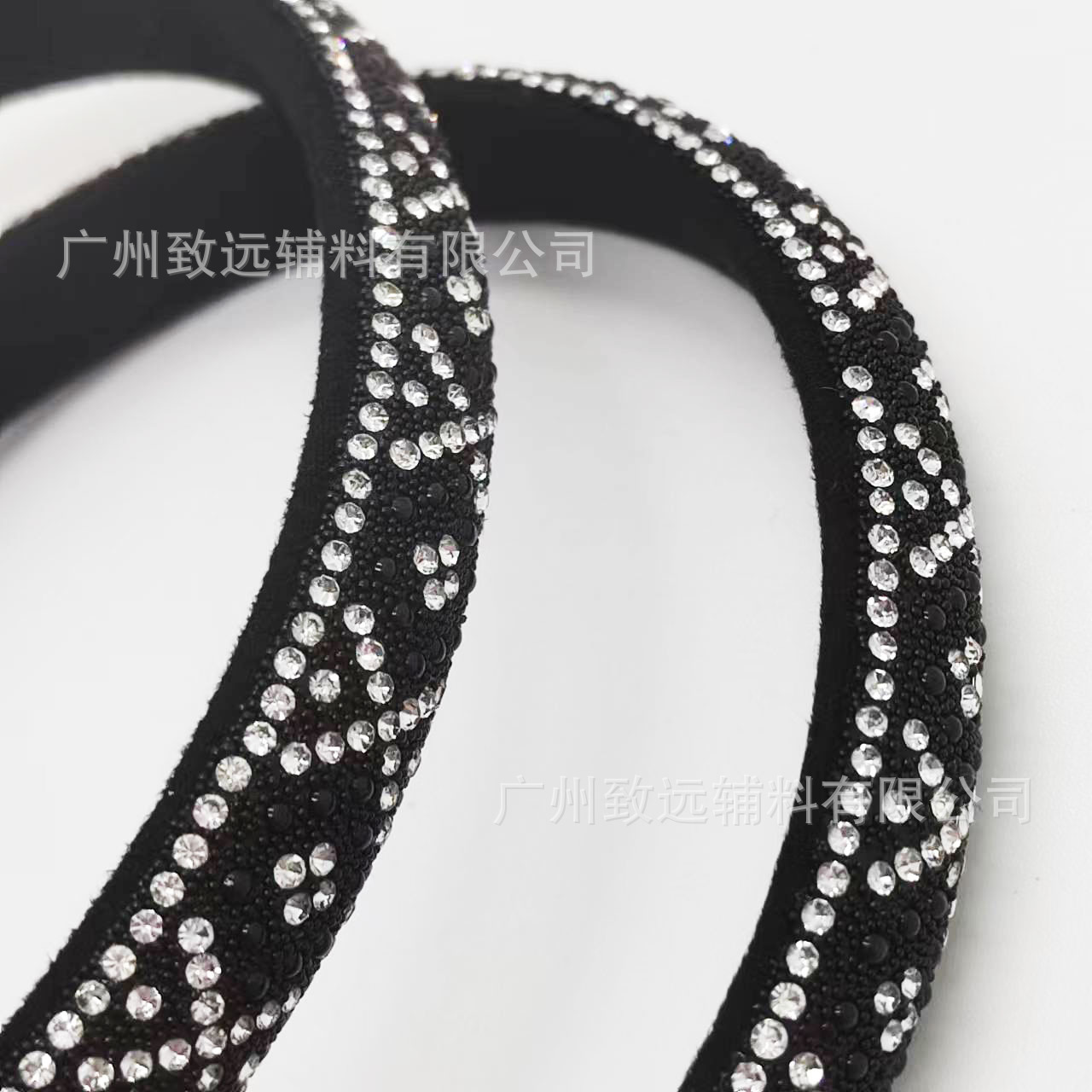 Nuevas tiras de diamantes de imitación semicirculares de estilo transfronterizo para materiales de calzado, zapatos de novia y sombreros, accesorios de cadena de encaje de diamantes de imitación termoadhesivos DIY, decoraciones de diamantes de imitación.
