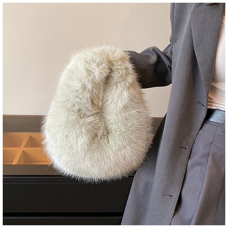 Women's Medium Winter Autumn Plush Solid Color Cute Bucket Zipper Handbag display picture 7