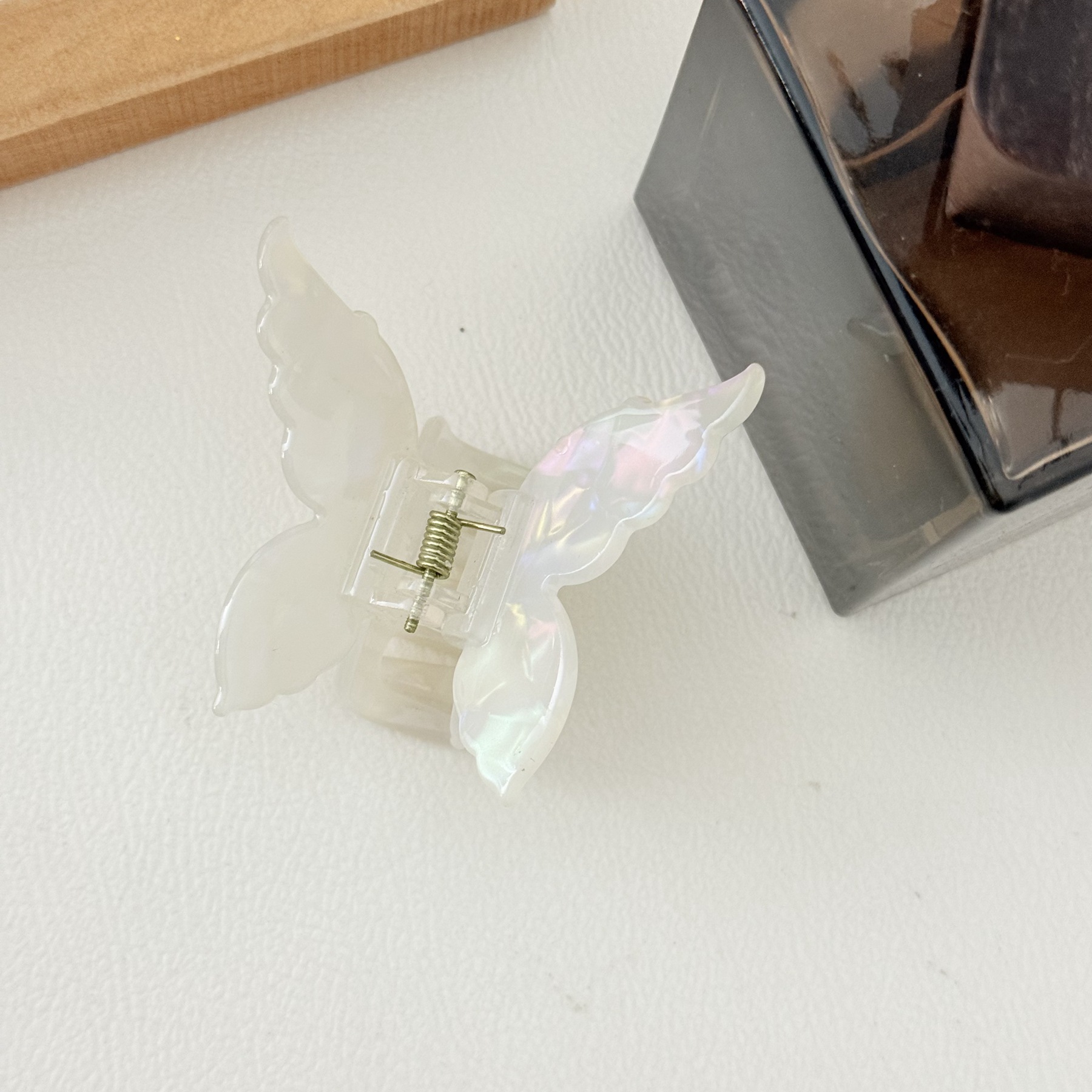 Xinzhimeng Accessories Korean Acetate Material Fresh Color Large Butterfly Hair Clip For Girls And Princesses_voghion.com