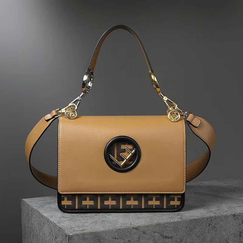 Nuevo bolso tote en otoño e invierno, bolso cuadrado de correas anchas de moda europeas y americanas, bolso de cena mini hueco con estampado de moda portátil