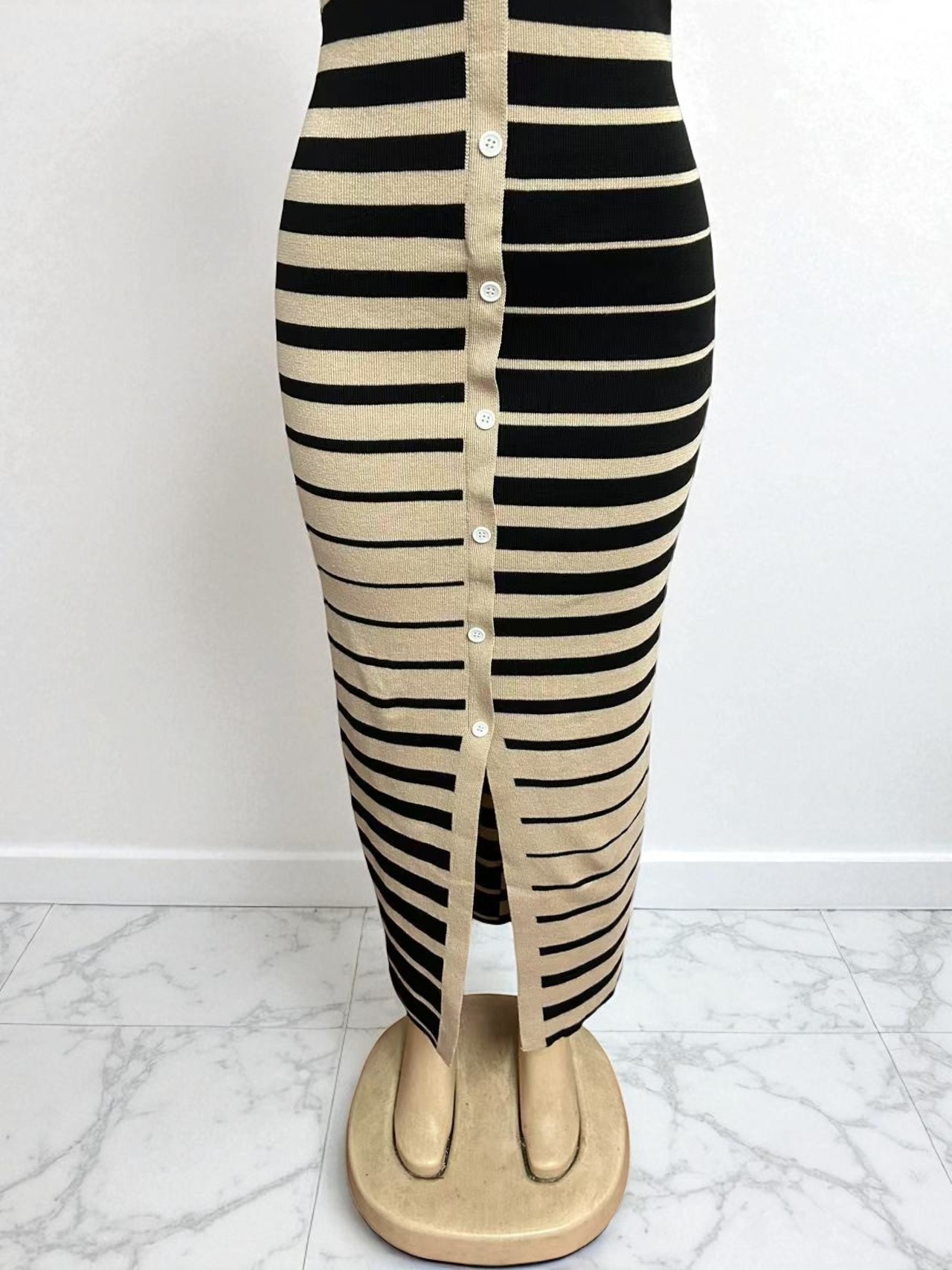 GraceChic 2025 Nuovo vestito estivo in maglia a righe bianche e nere per le donne taglie forti transfrontaliere Commercio estero africano da donna_voghion.com