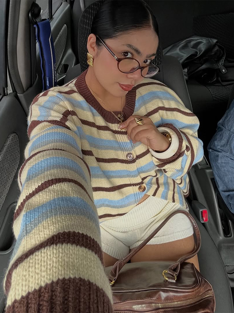 Modas delgadas de color contrastante a rayas de manga larga suéter cardigan 2025 otoño nuevo estilo transfronterizo europeo y americano