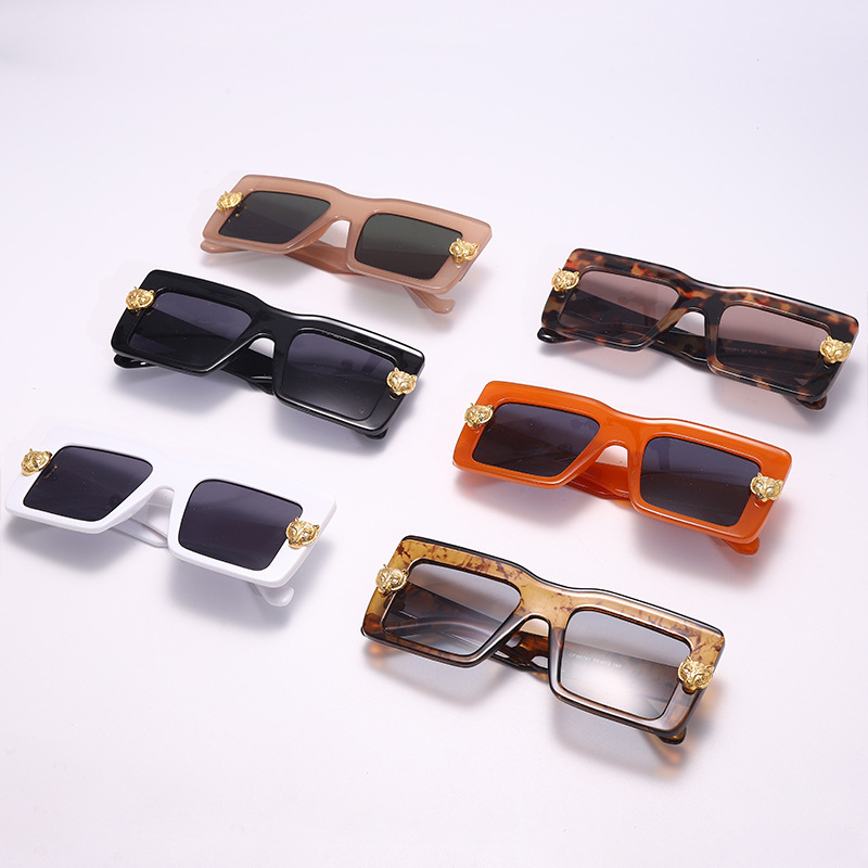 Chic Retro Diamond-Accented Wide Flat Top Sunglasses